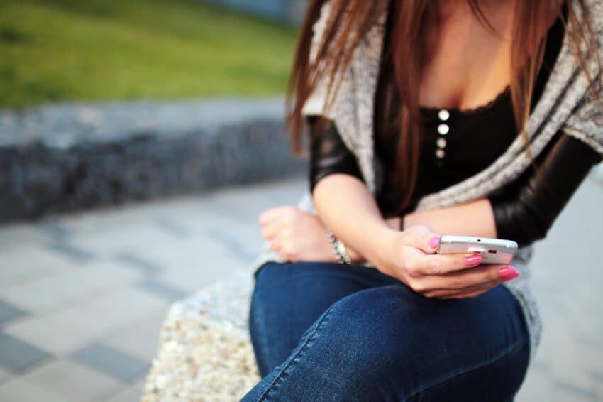 How to make money sexting get paid to flirt.