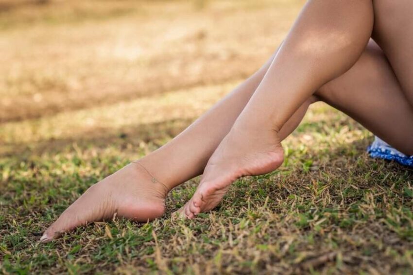 How to make money from foot fetishes. Foot fetish websites to buy and sell feet pics.