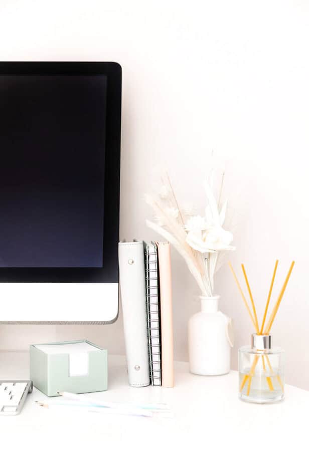 Ways to make money chatting online from home. Ways to make money chatting online from home.