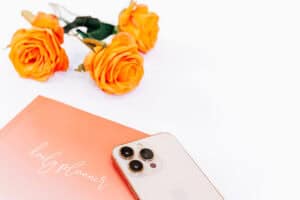 Ways to make money selling selfies online.